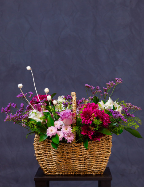 Basket with handle Mix Flowers Shades of Purple 